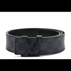 barely used black Louis Vuitton Damier belt
